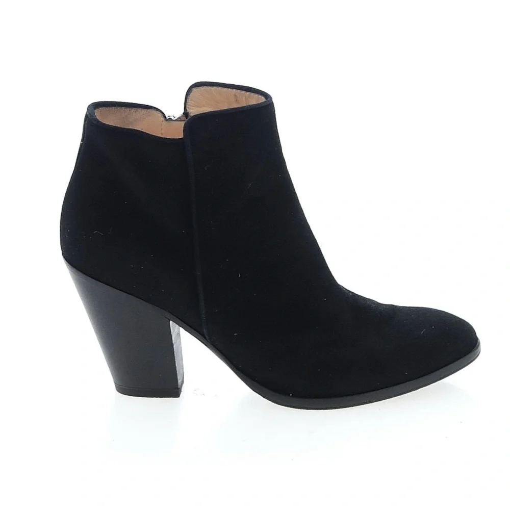 Barney’s NY Suede Ankle Boots 37